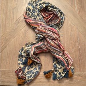 Women’s scarf